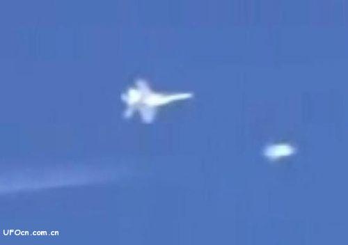 F-18ս׷UFOƵع
