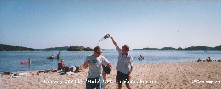 2001 Ų